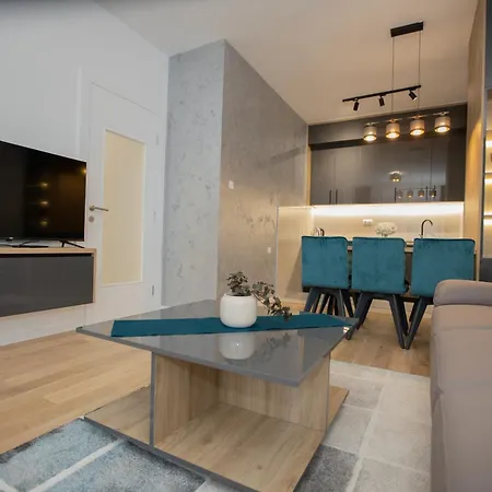 Favorit شقة تريبينيي