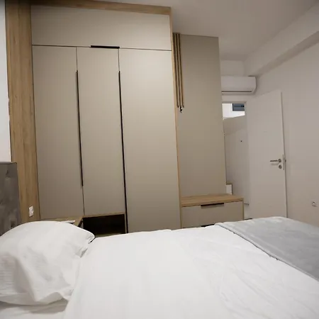 Favorit Apartment *