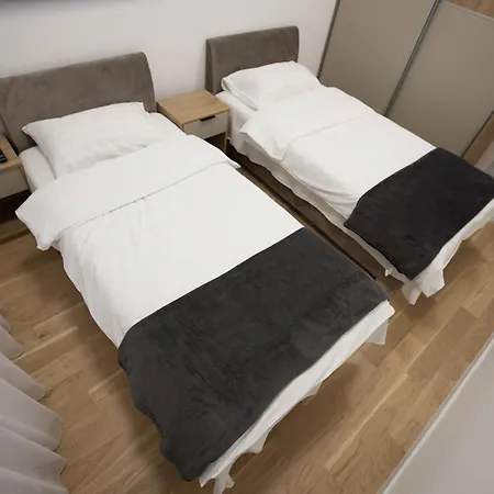 Favorit شقة تريبينيي