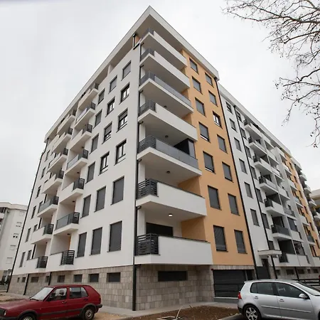 Favorit Apartment *